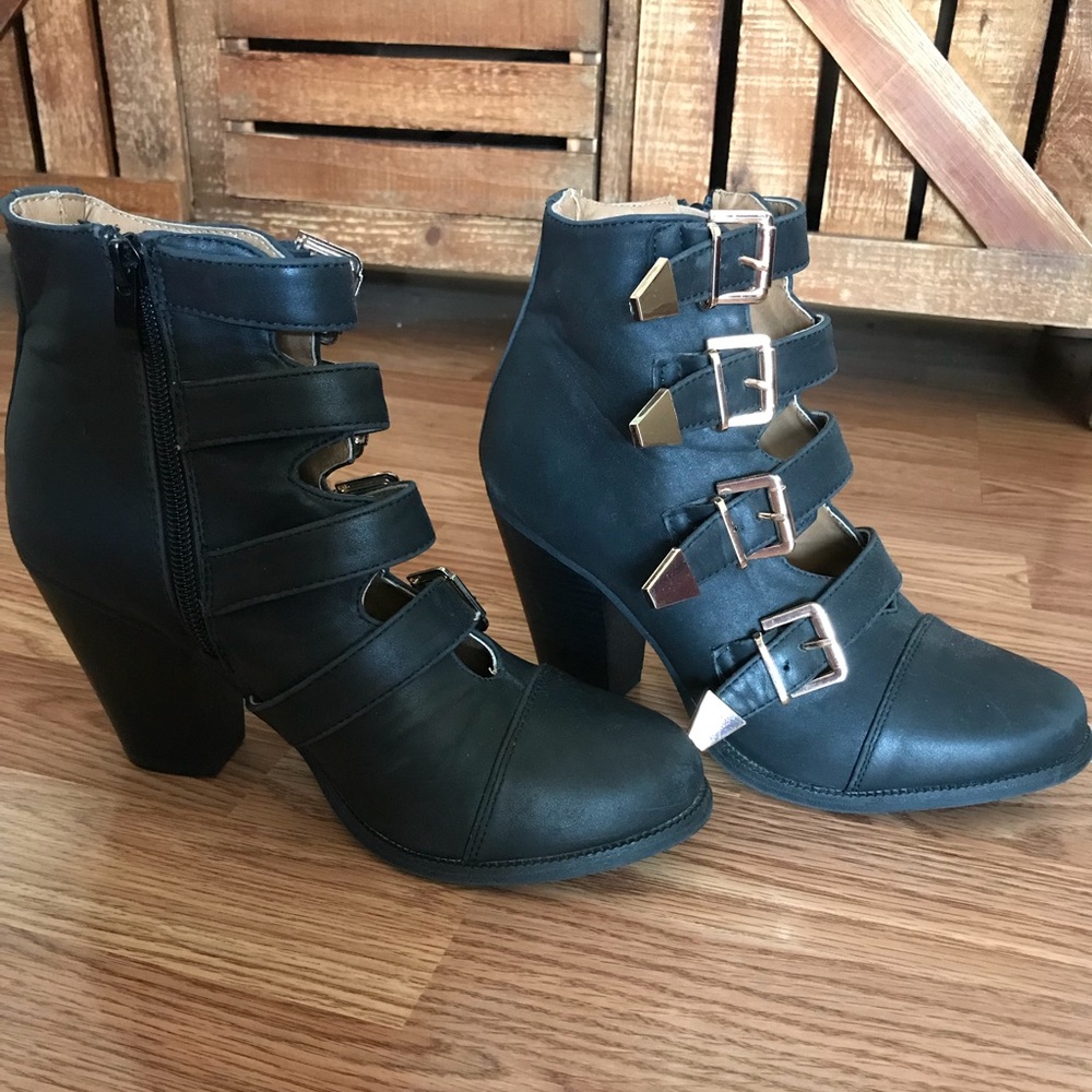 Casual boots